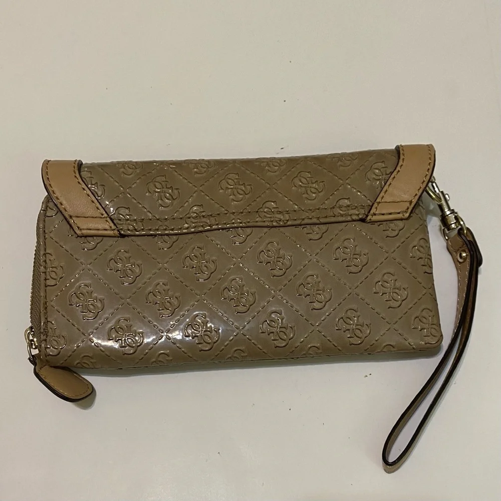Guess tan purse - Picture 4 of 10